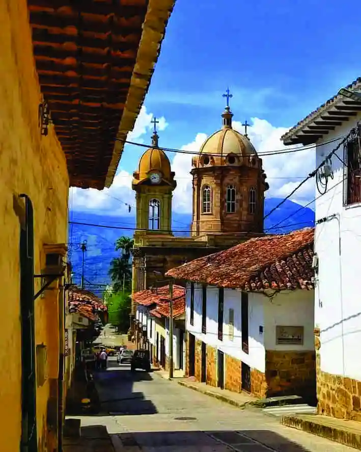 Tour santa fe de Antioquia desde la ciudad de Medellín