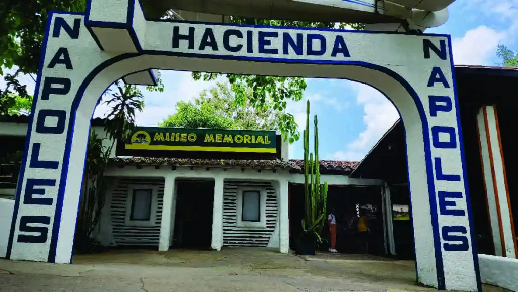 Tour hacienda Nápoles grupal