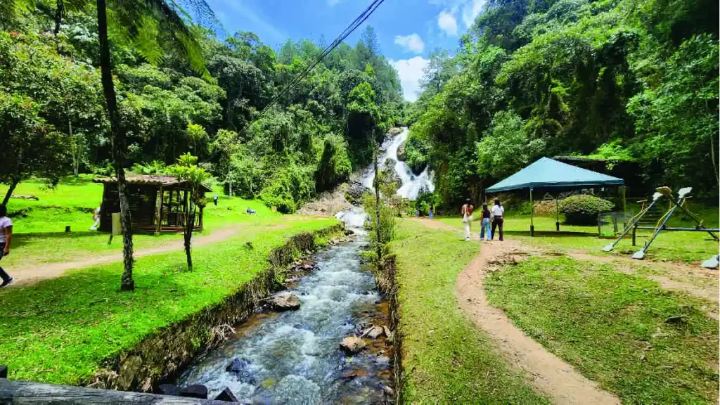 Tour pueblo de Oriente, tequendamita